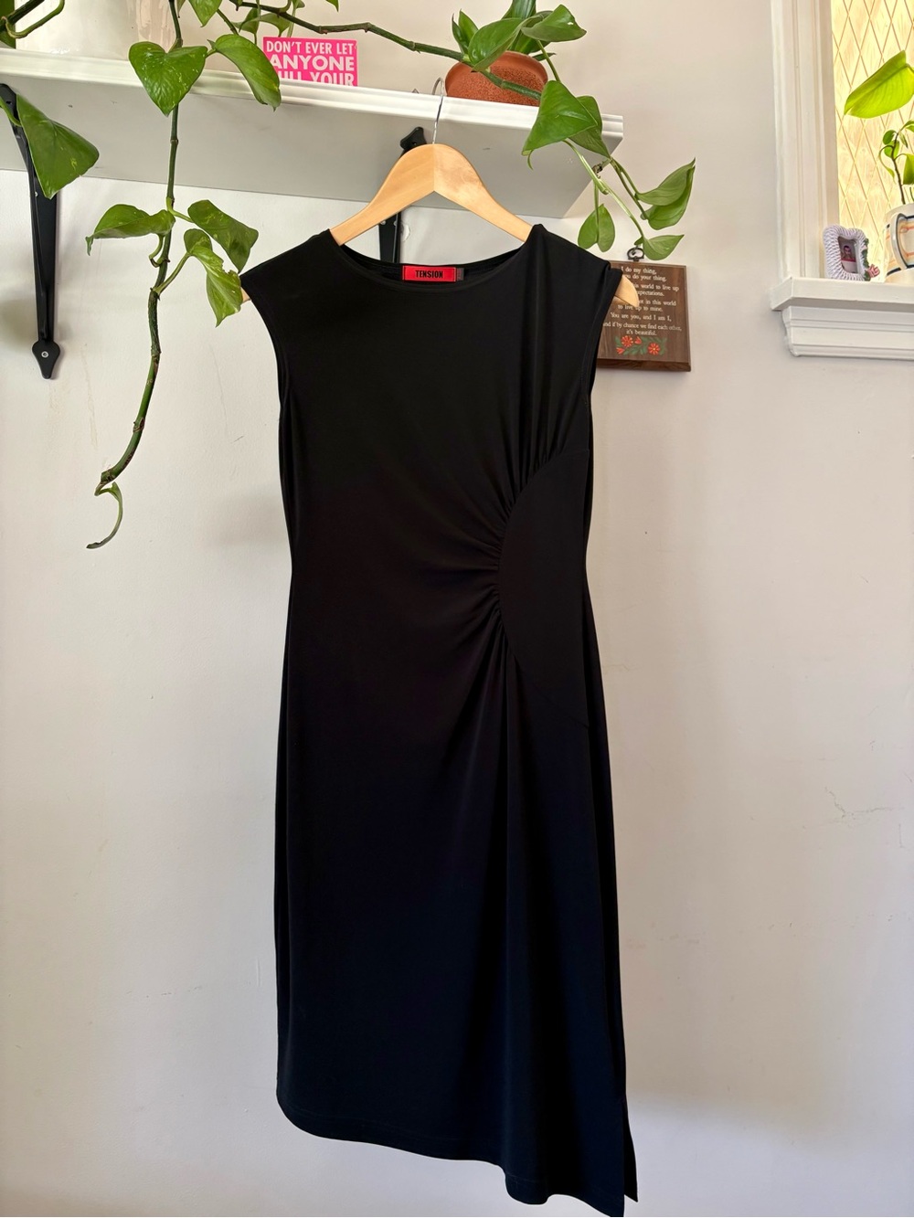 Classic Black Sleeveless Twist-Detail Dress